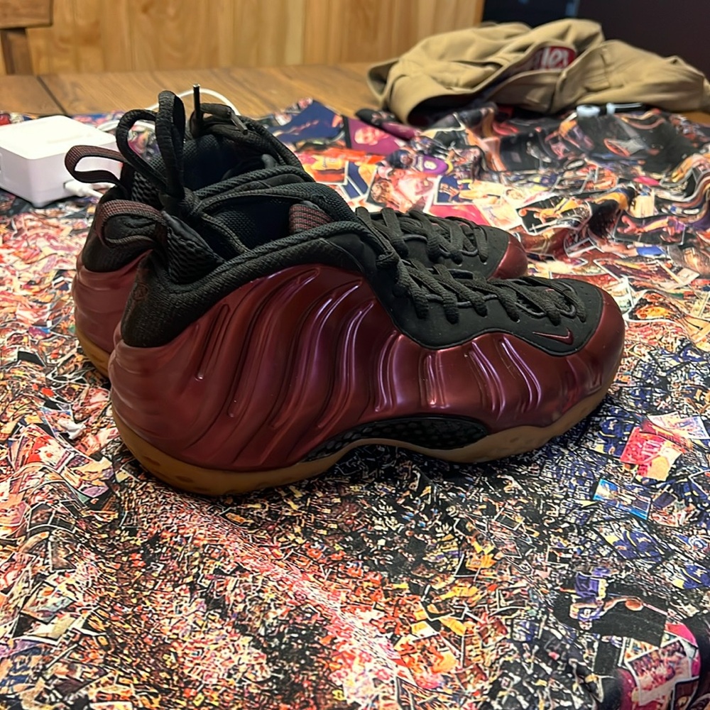 Size 8.5 Nike Foamposite One Maroon